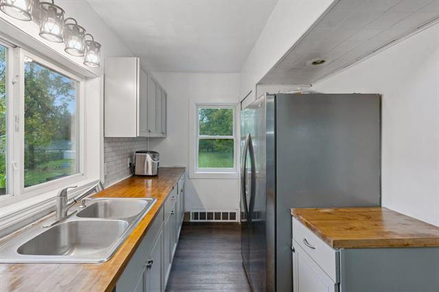 Builiding view eight for 427 Ash, Mason, MI. 48854