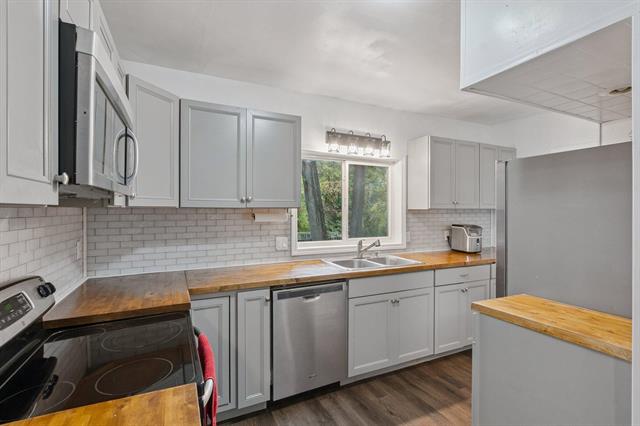 Builiding view seven for 427 Ash, Mason, MI. 48854