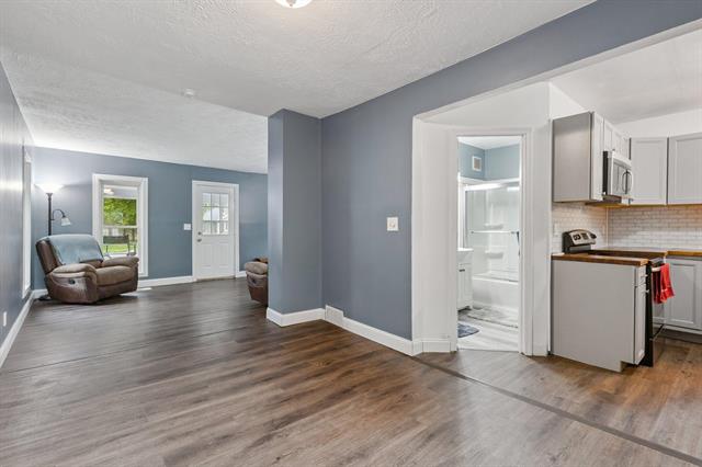 Builiding view six for 427 Ash, Mason, MI. 48854