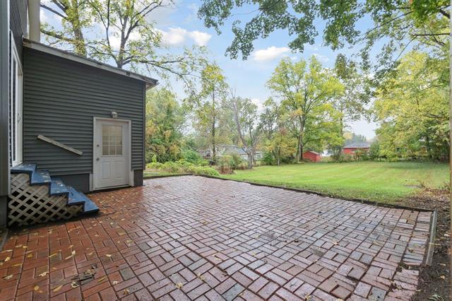 Builiding view twenty five for 427 Ash, Mason, MI. 48854