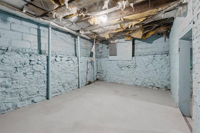 Builiding view twenty three for 427 Ash, Mason, MI. 48854