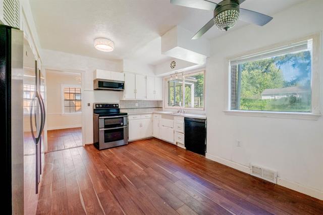 Builiding view eight for 1030 Dwillard, Kalamazoo, MI. 49048