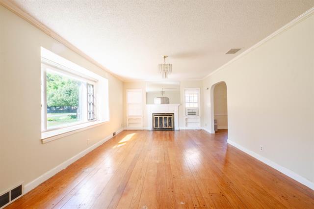 Builiding view twelve for 1030 Dwillard, Kalamazoo, MI. 49048