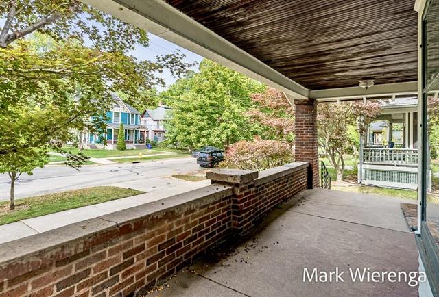 Builiding view eight for 272 Henry, Grand Rapids, MI. 49503