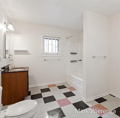 Builiding view forty five for 272 Henry, Grand Rapids, MI. 49503