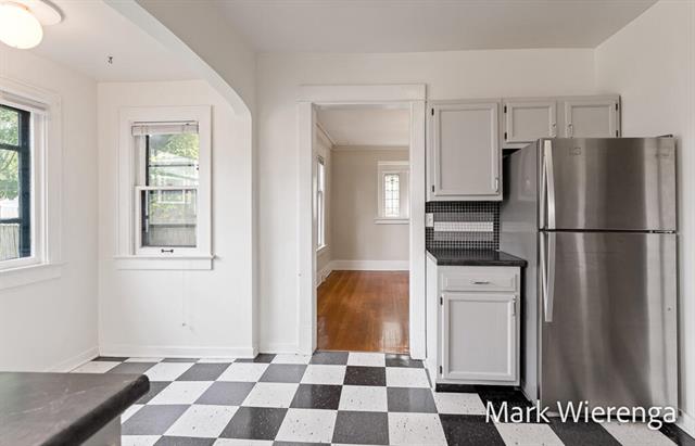 Builiding view six for 272 Henry, Grand Rapids, MI. 49503