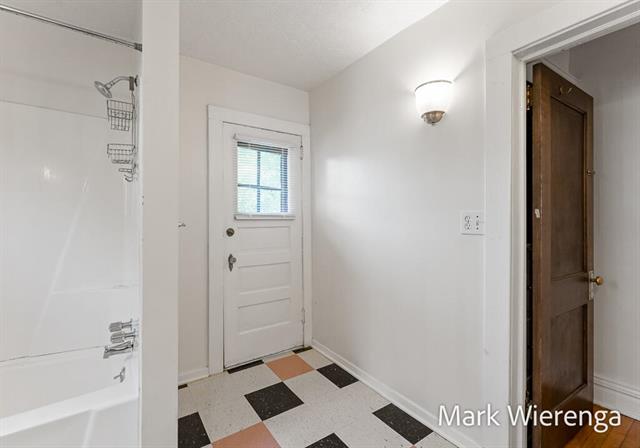 Builiding view thirty seven for 272 Henry, Grand Rapids, MI. 49503