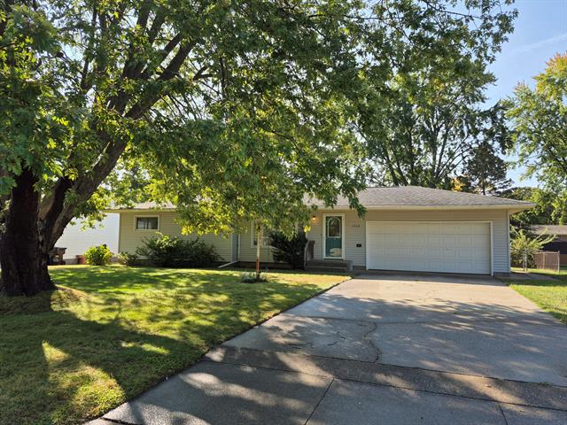 front view for 1733 Woodside Road, Muskegon, Mi. 49441