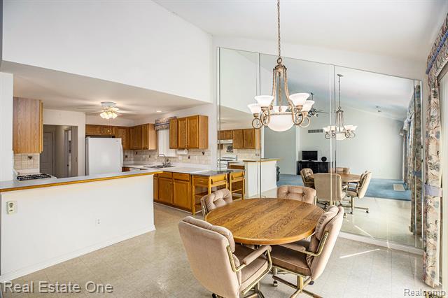 Builiding view five for 4378 Gardenia, Sterling Heights, MI. 48314