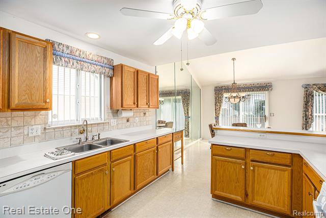 Builiding view seven for 4378 Gardenia, Sterling Heights, MI. 48314