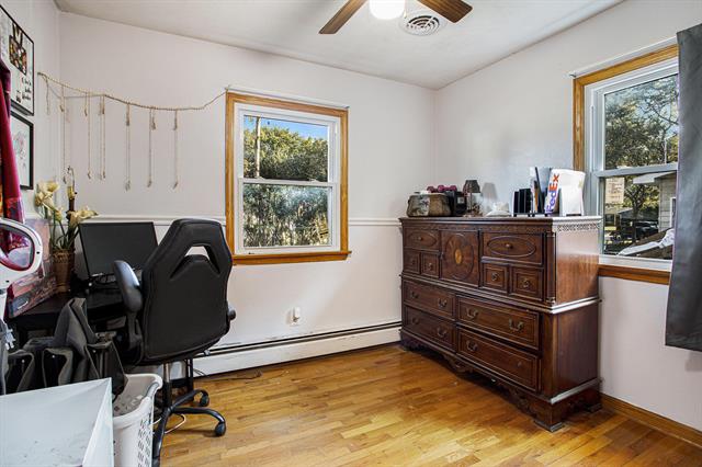 Builiding view seven for 146 Indian, Battle Creek, MI. 49017