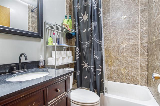 Builiding view six for 146 Indian, Battle Creek, MI. 49017