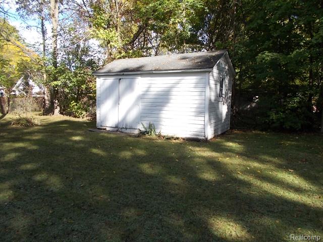 Builiding view fifteen for 621 Meek, Caro, MI. 48723