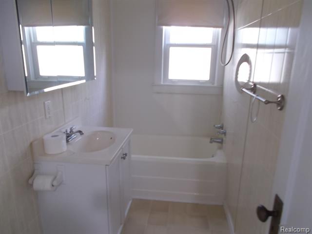 Builiding view nine for 621 Meek, Caro, MI. 48723