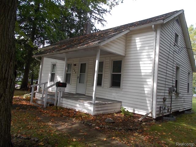 Builiding view one for 621 Meek, Caro, MI. 48723