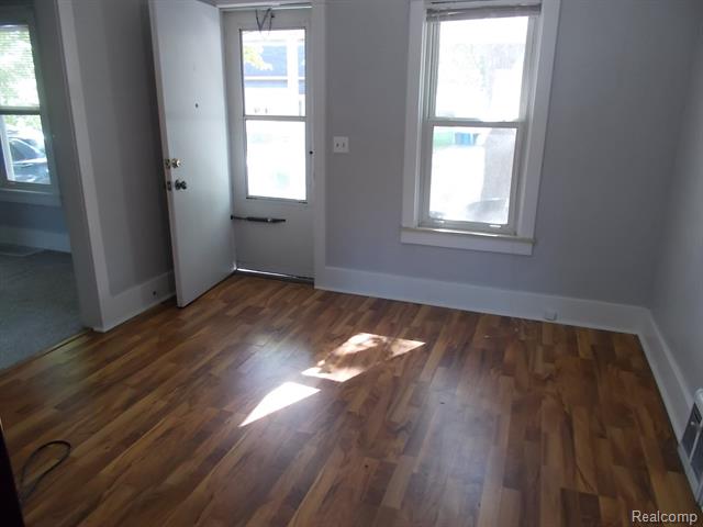 Builiding view ten for 621 Meek, Caro, MI. 48723