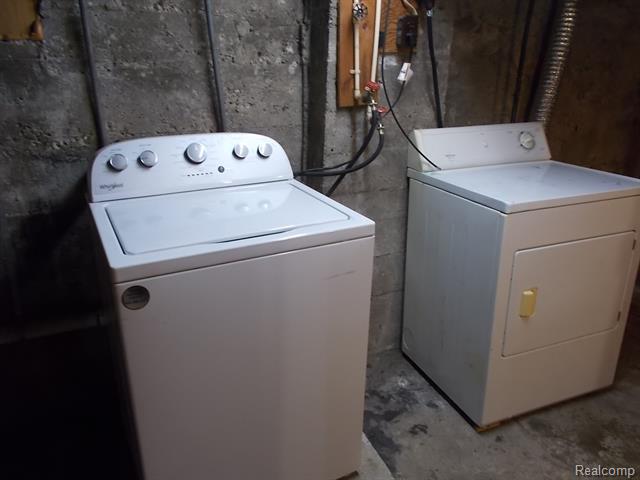 Builiding view thirteen for 621 Meek, Caro, MI. 48723