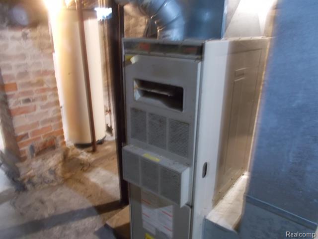 Builiding view twelve for 621 Meek, Caro, MI. 48723