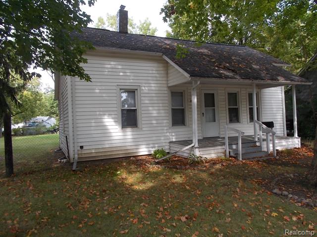 front view for 621 Meek Street, Caro, Mi. 48723