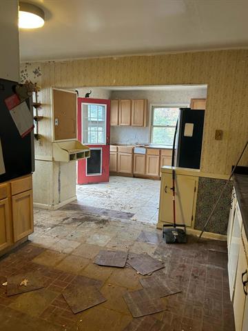 Builiding view four for 709 Regent, Niles, MI. 49120