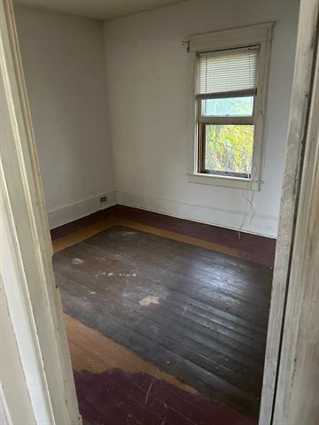 Builiding view nine for 709 Regent, Niles, MI. 49120