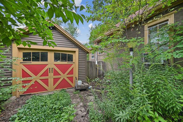 Builiding view one for 709 Regent, Niles, MI. 49120