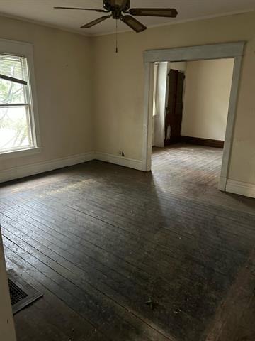 Builiding view six for 709 Regent, Niles, MI. 49120