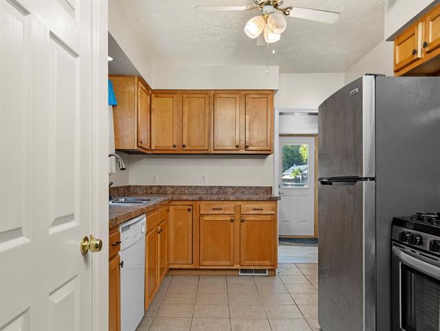 Builiding view nine for 111 Fourteenth, Traverse City, MI. 49684