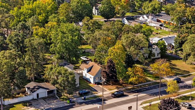 Builiding view thirty three for 111 Fourteenth, Traverse City, MI. 49684