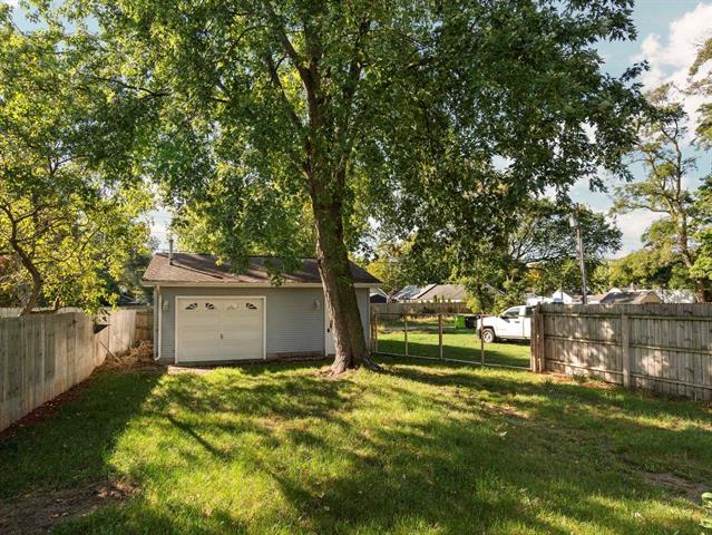 Builiding view twenty five for 111 Fourteenth, Traverse City, MI. 49684