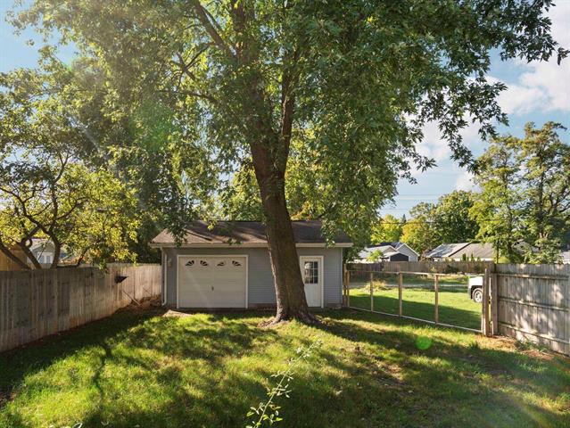 Builiding view twenty six for 111 Fourteenth, Traverse City, MI. 49684