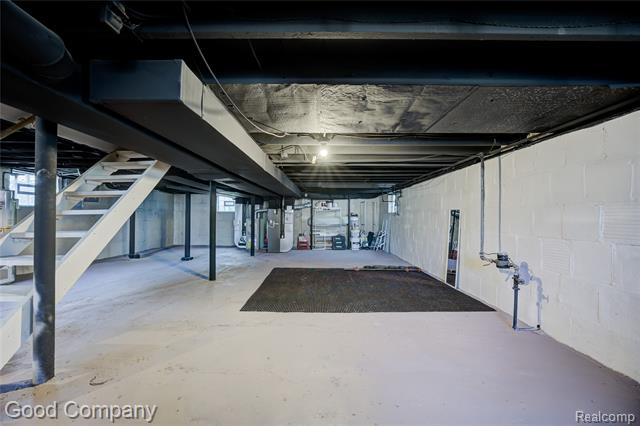 Builiding view nineteen for 220 Maple Avenue Unit #2, Royal Oak, MI. 48067