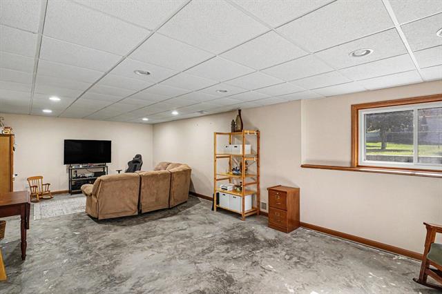 Builiding view twenty one for 5127 Granite, Jackson, MI. 49201