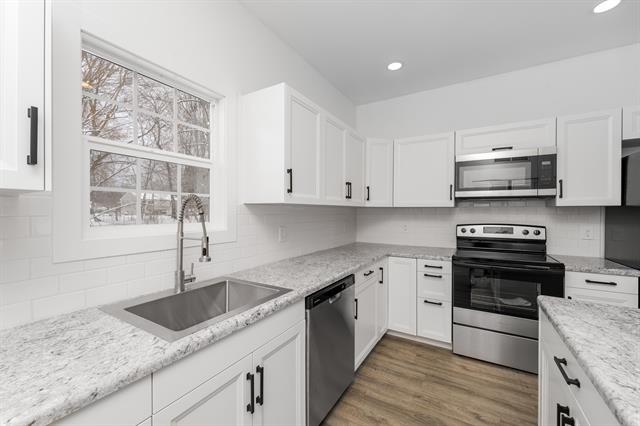 Builiding view eight for 303 Middle, Three Rivers, MI. 49093