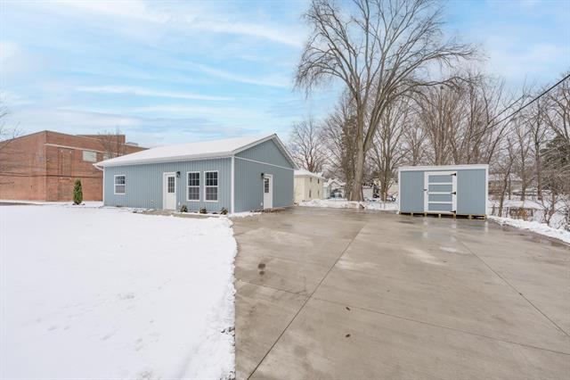 Builiding view eighteen for 303 Middle, Three Rivers, MI. 49093