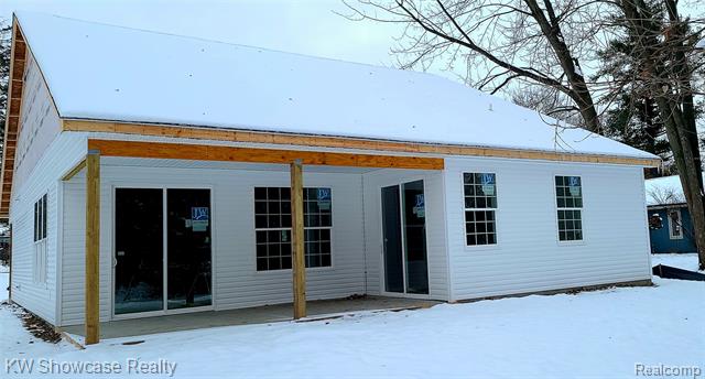 Builiding view three for 2325 Walnut, Auburn Hills, MI. 48326