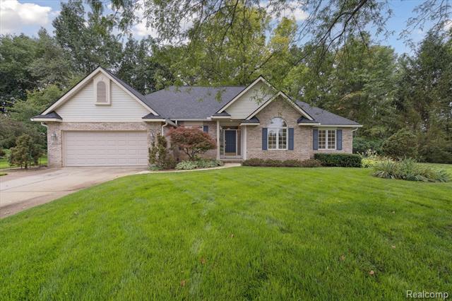 front view for 16534 W Horseshoe Trail, Linden, Mi. 48451