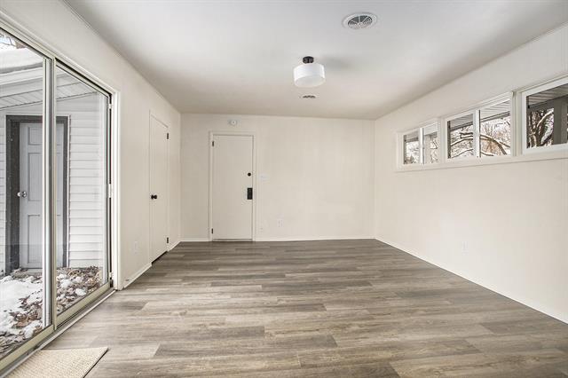 Builiding view eight for 135 Lindow, Battle Creek, MI. 49037