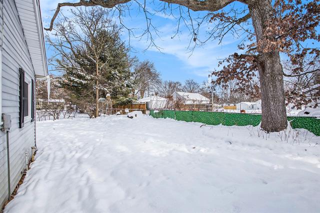 Builiding view eighteen for 135 Lindow, Battle Creek, MI. 49037