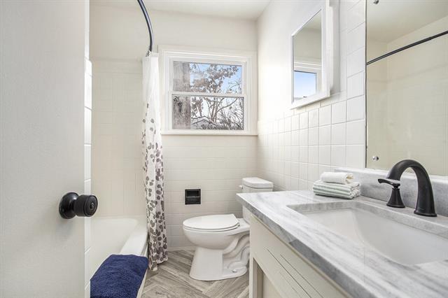 Builiding view fourteen for 135 Lindow, Battle Creek, MI. 49037