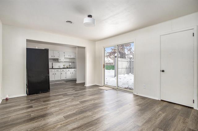 Builiding view nine for 135 Lindow, Battle Creek, MI. 49037