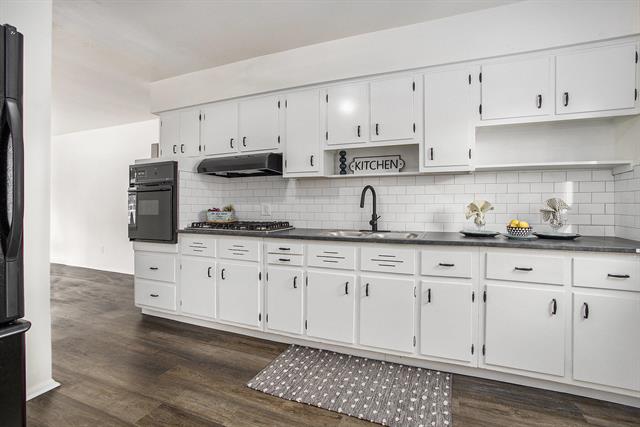 Builiding view seven for 135 Lindow, Battle Creek, MI. 49037