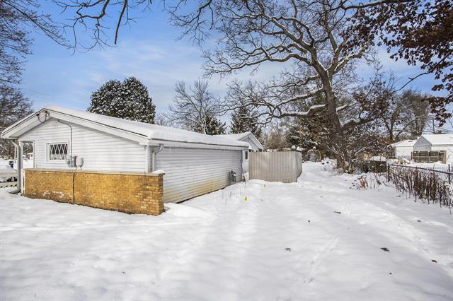 Builiding view seventeen for 135 Lindow, Battle Creek, MI. 49037