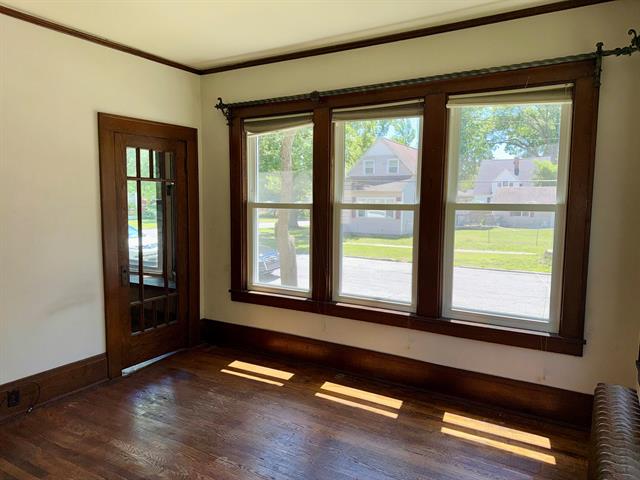 Builiding view eighteen for 1607 6Th, Muskegon, MI. 49441