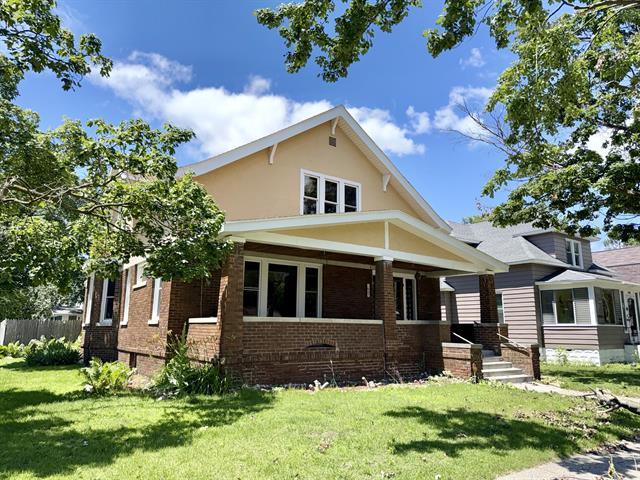 Builiding view one for 1607 6Th, Muskegon, MI. 49441