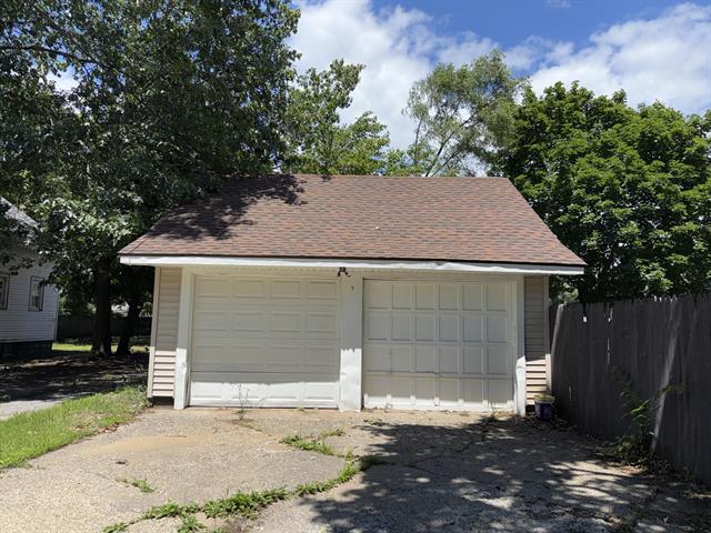 Builiding view thirty six for 1607 6Th, Muskegon, MI. 49441