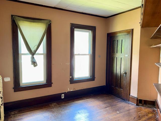 Builiding view twenty two for 1607 6Th, Muskegon, MI. 49441
