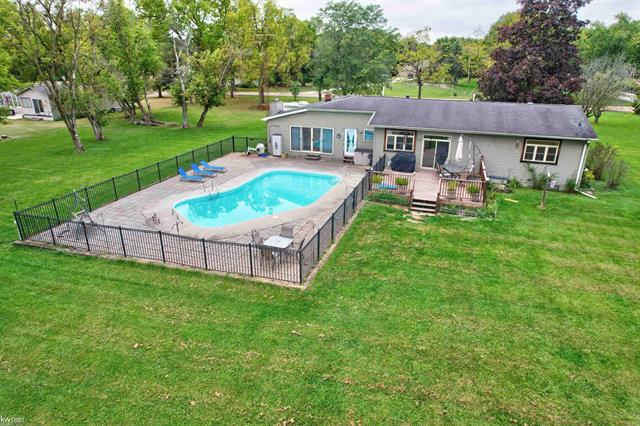 Builiding view fifty one for 5238 Gale, Davison, MI. 48423