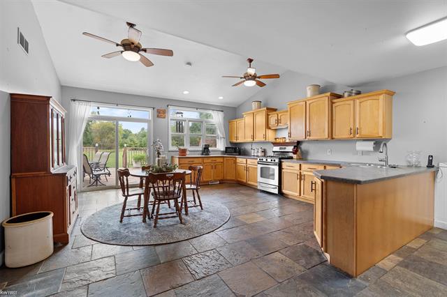 Builiding view five for 5238 Gale, Davison, MI. 48423