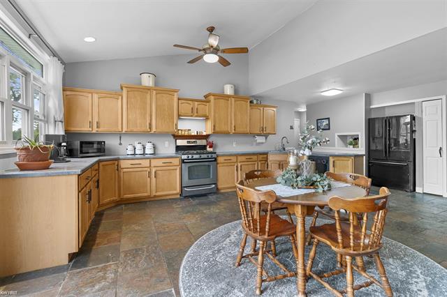 Builiding view seven for 5238 Gale, Davison, MI. 48423